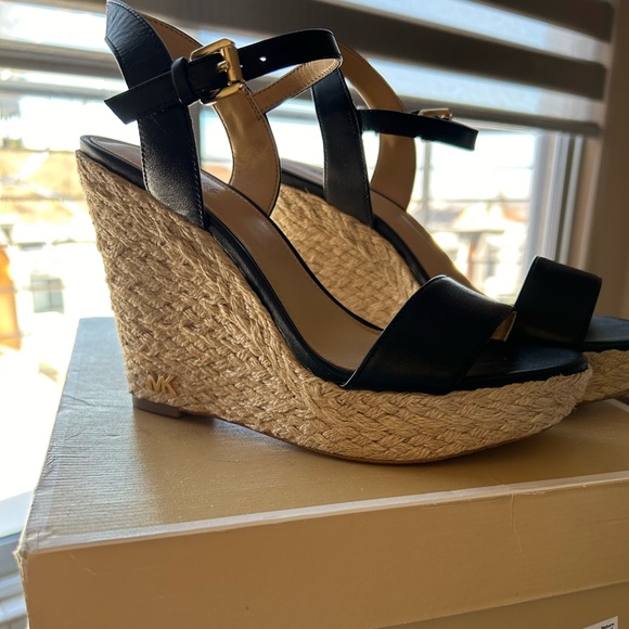 Michael Kors Wedges - Picture 1 of 3